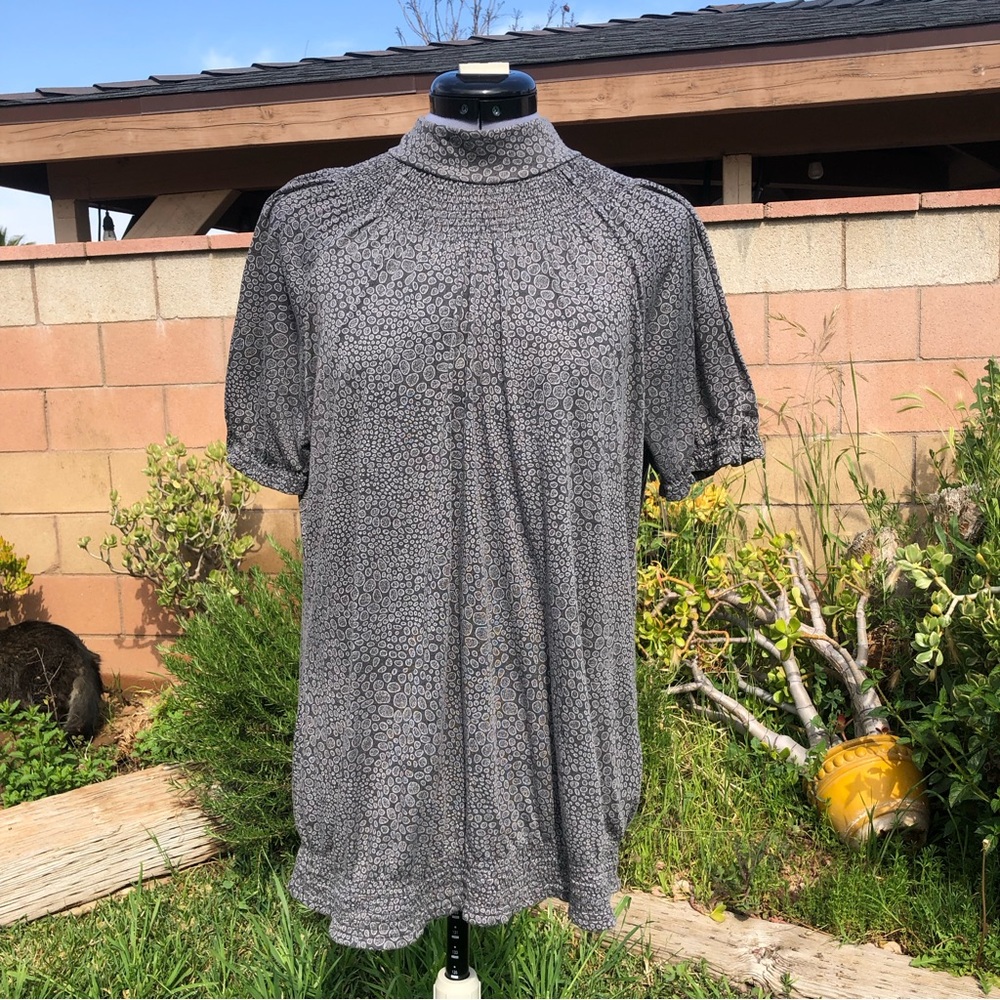 Attention Size XL Mock Neck Short Sleeve Snake Print
